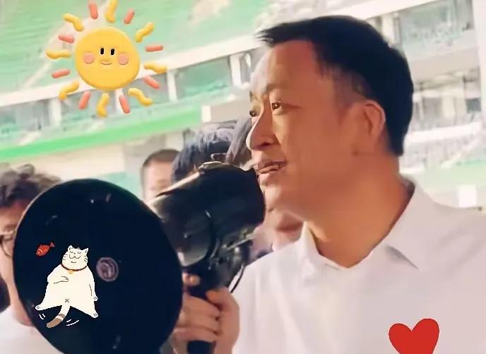 北京国安总经理周金辉哪来的勇气在工体大肆宣称国安最有希望夺冠呢？仅仅因为半程积分