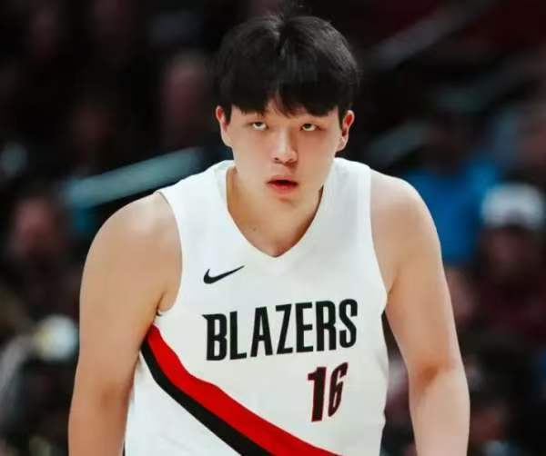 【杨瀚森确定复出】北京时间7月14日，NBA夏季联赛，开拓者对阵森林狼的比赛即将