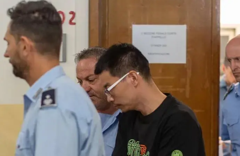 中国黑客徐泽伟被捕，7月3日意大利警方应美国请求在米兰逮捕了33岁的中国男子徐泽