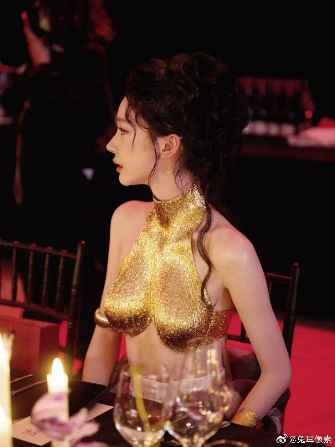 易梦玲这搭配太美了，外形优越不输明星​​​
