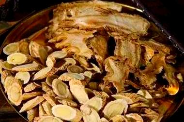 腿凉找肝，背寒找肺，全身冷找脾，3个补阳药，扫除体内的寒和瘀  腿凉跟肝密切