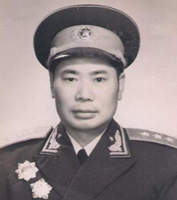 当过野战军司令的杨得志，战功赫赫，为何却没有评上大将呢？而是只授予上将军衔？