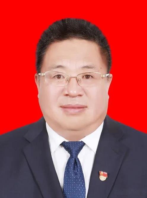 李万岳，1965年年底生人，出生地信息没有公开，籍贯地是青海乐都，大学本科法学专