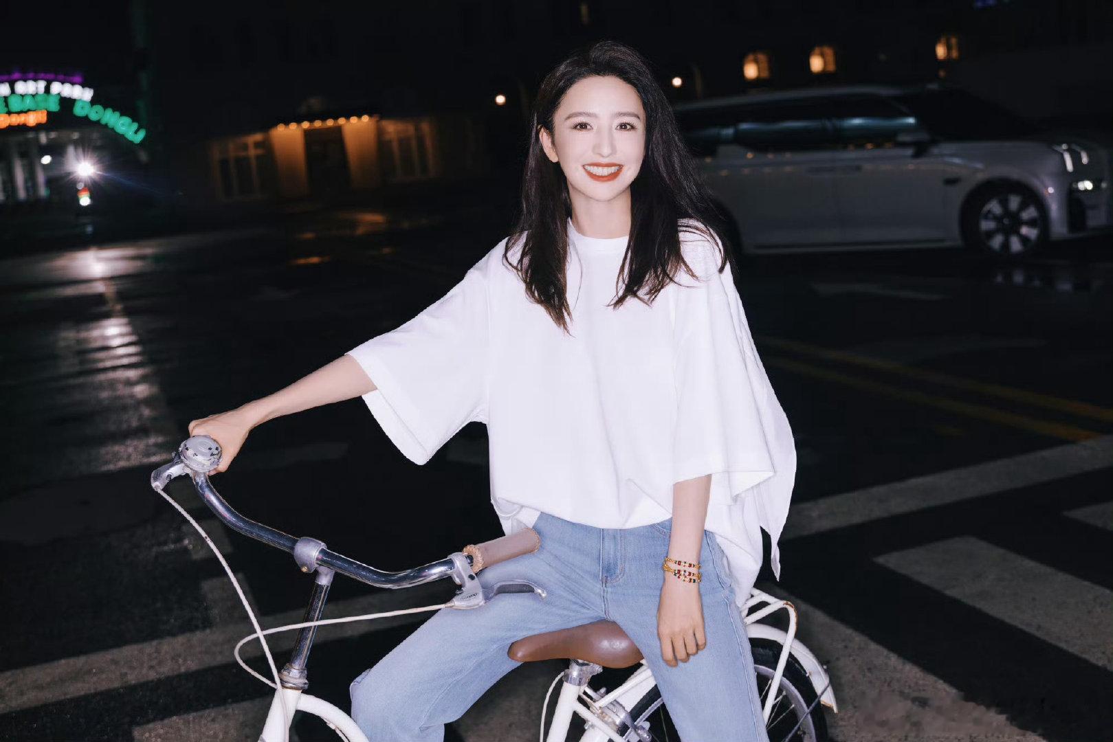 #佟丽娅#中秋快乐🤩🤩​