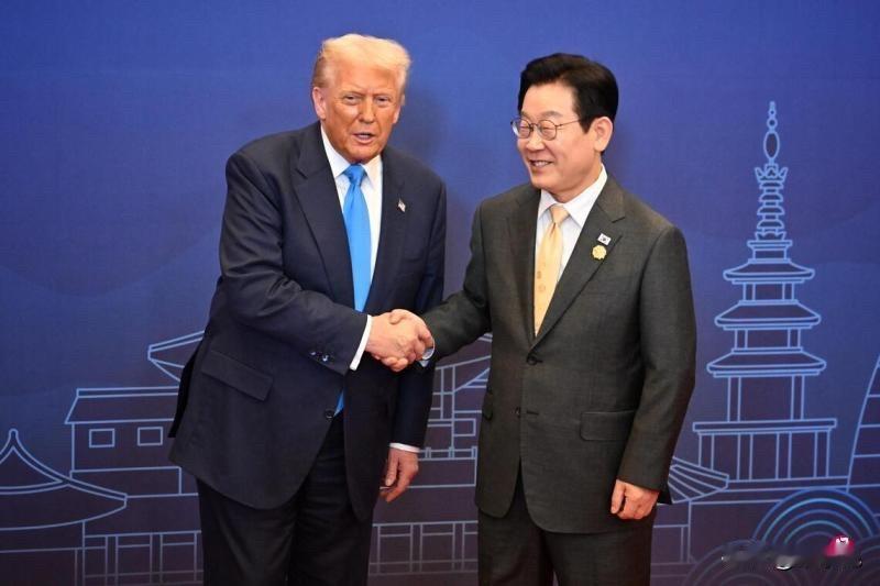 联合早报今天报道：“韩国总统府青瓦台发声明称，韩国总统李在明与美国总统特朗普星期