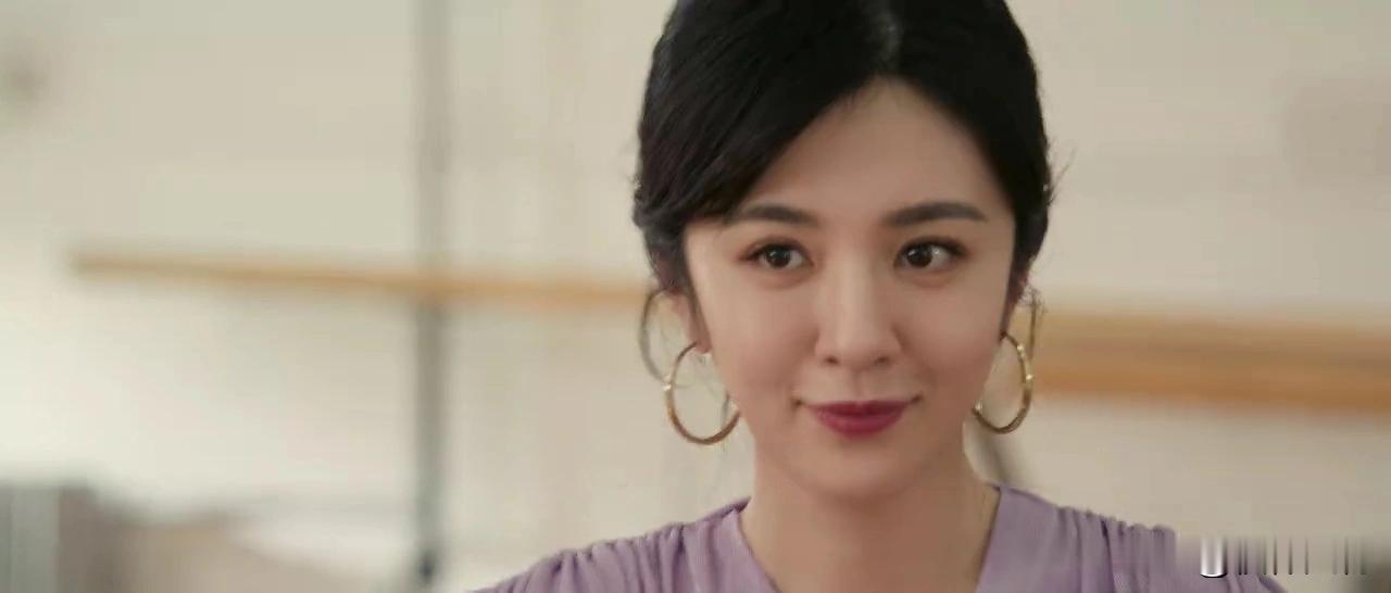 米兰压根就没结婚，面对花彩香她说不出口，自己过得还不如花彩香。她这次回来不简单
