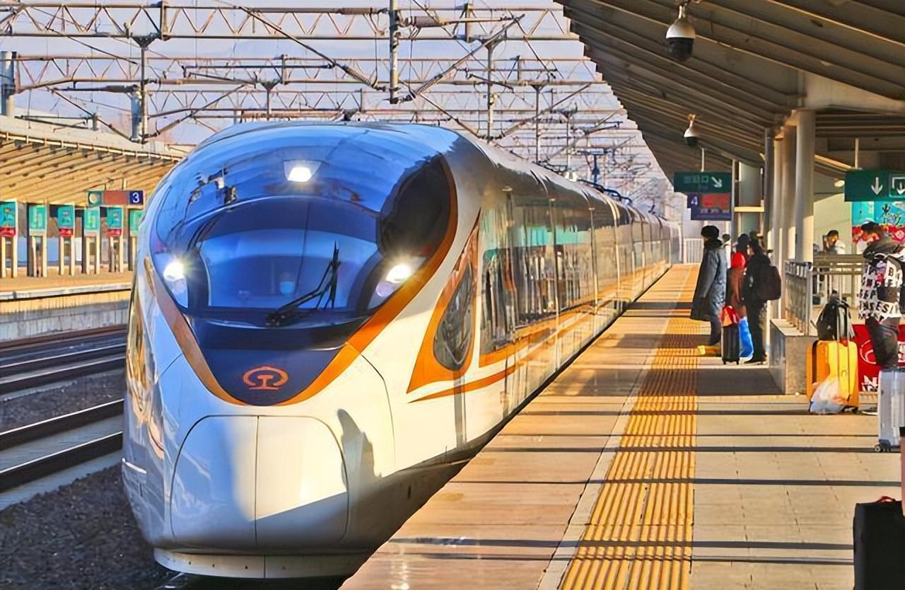 6年前我国铁路负债高达5.48万亿，再看现在的数据，结果令人意外 2019年