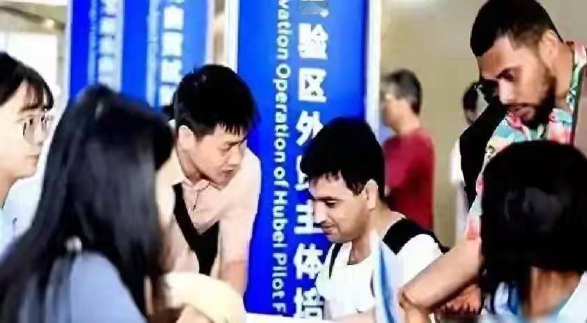 尴尬了！美国不留，中国不要，这届留学生活成了“夹缝中的一代”一觉醒来，发现