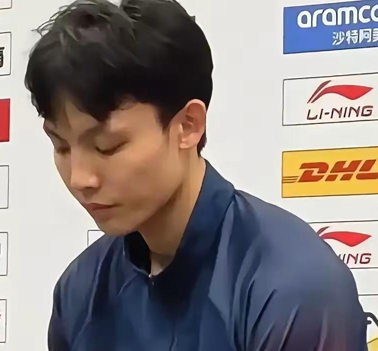 广东这不要完吗？朱芳雨看徐昕的眼神写满悔恨和嗔怪。赛后，徐杰说输球挺遗憾。哪里