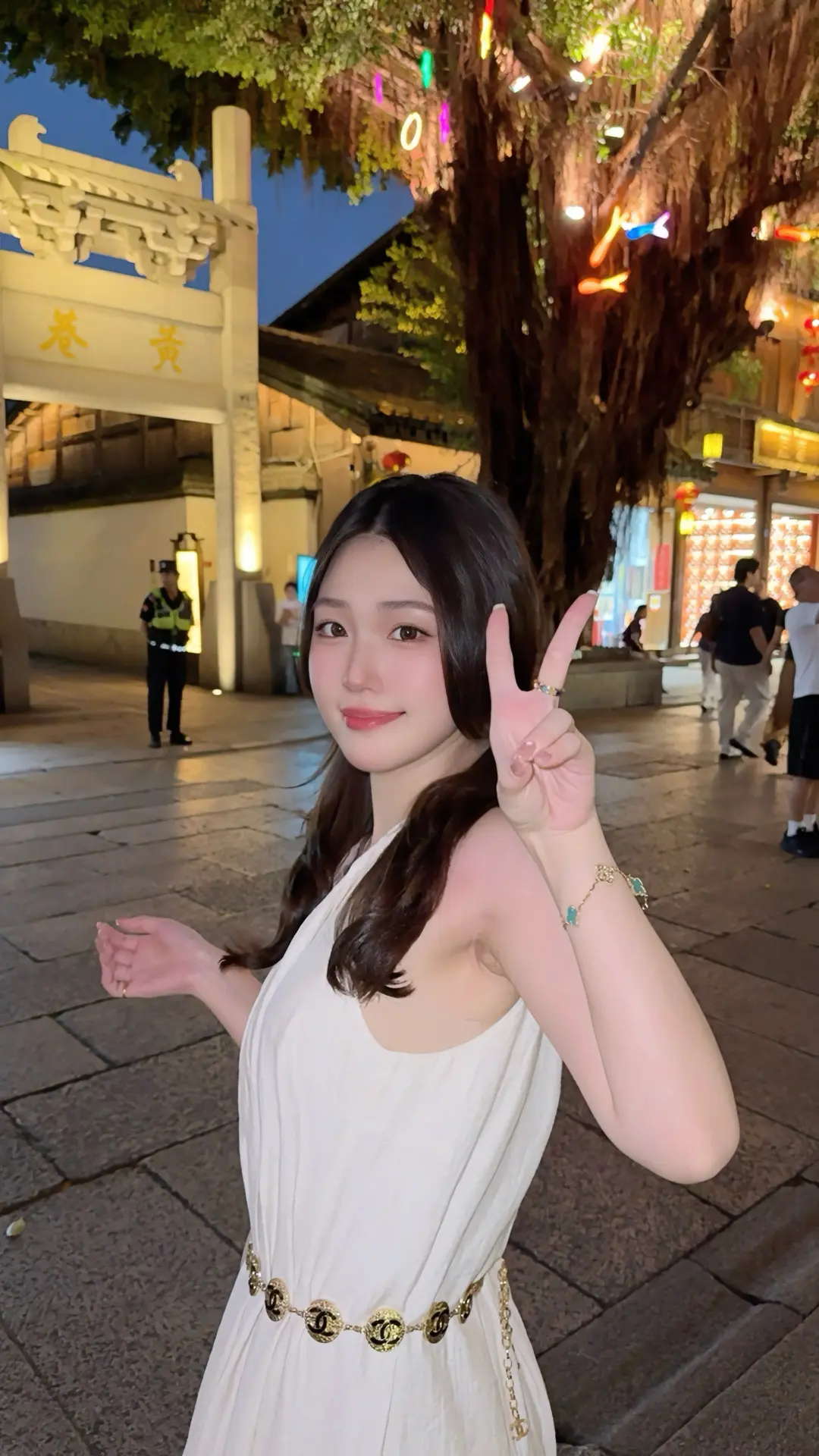 称不上大方或性格张扬