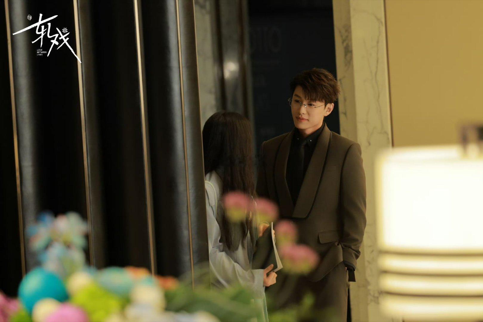 代旭演了《轧戏》后一夜爆红，就连他的老婆尹雨航都因为长相上了热搜，不是因为不好看