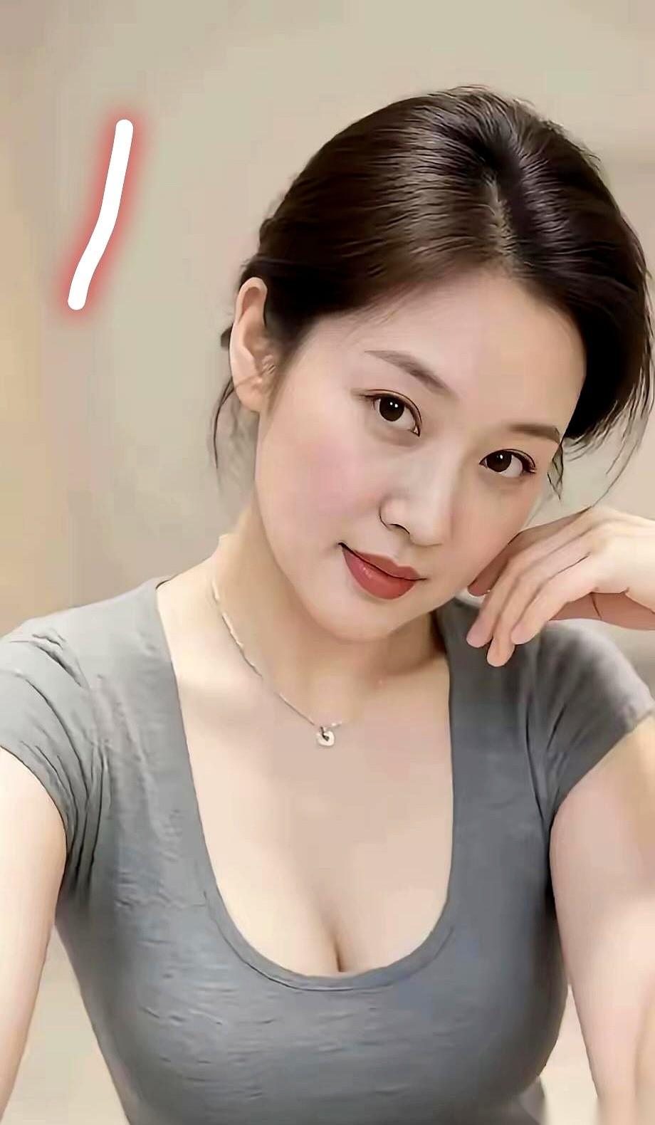 又是这种烂俗的“选妻”投票：六个女孩一字排开，统统标价18万8。屏幕这头，手指在