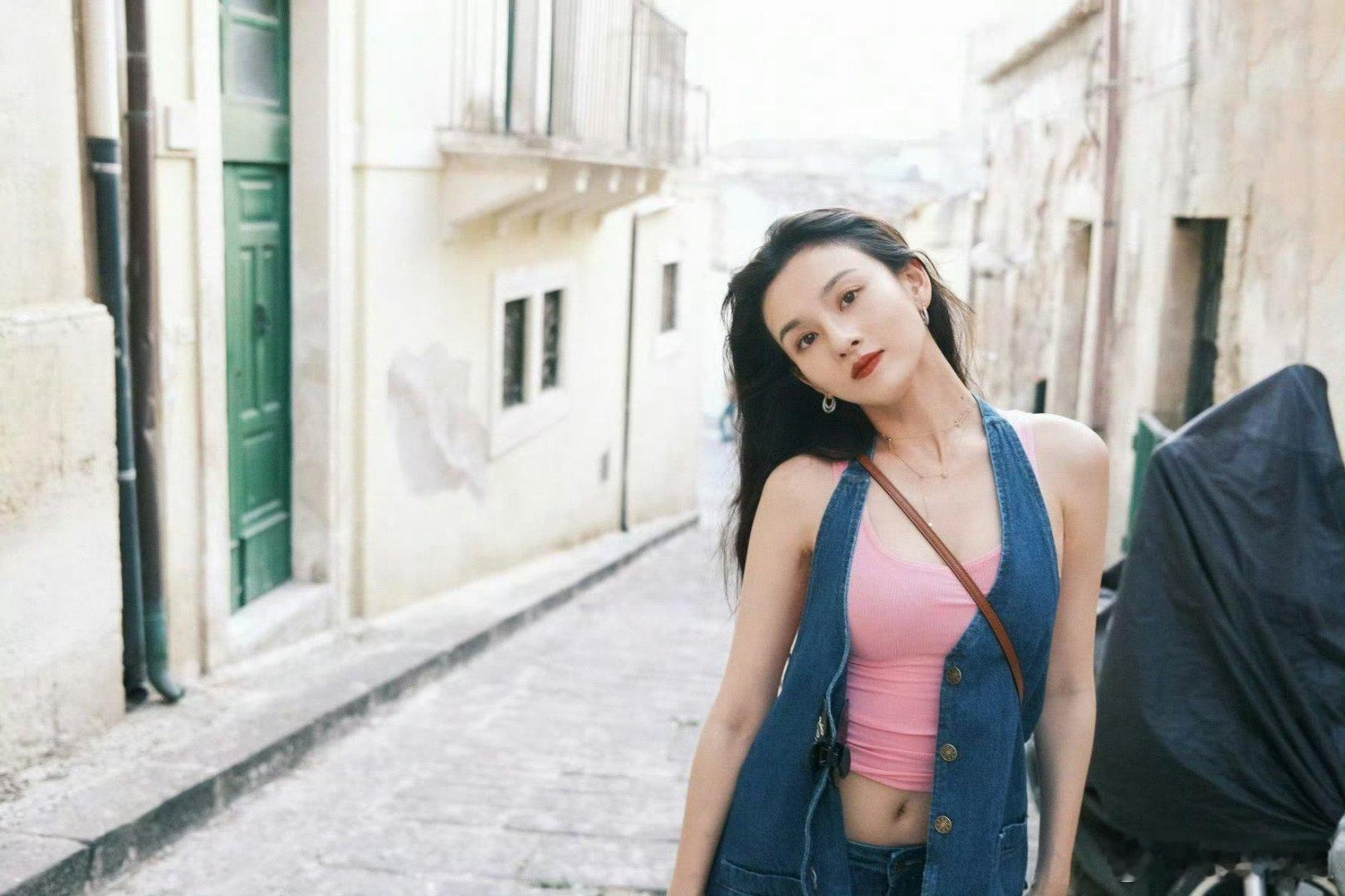 宋祖儿八月行程图上面还有只🪿🐰🐰​​​