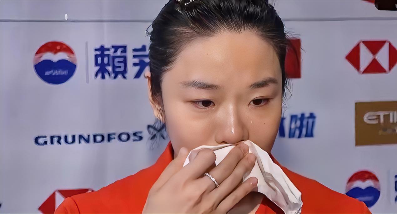 贾一凡赛后落泪，老将真是不容易！大家都看到了她的努力，只是年龄上去了，各方面都