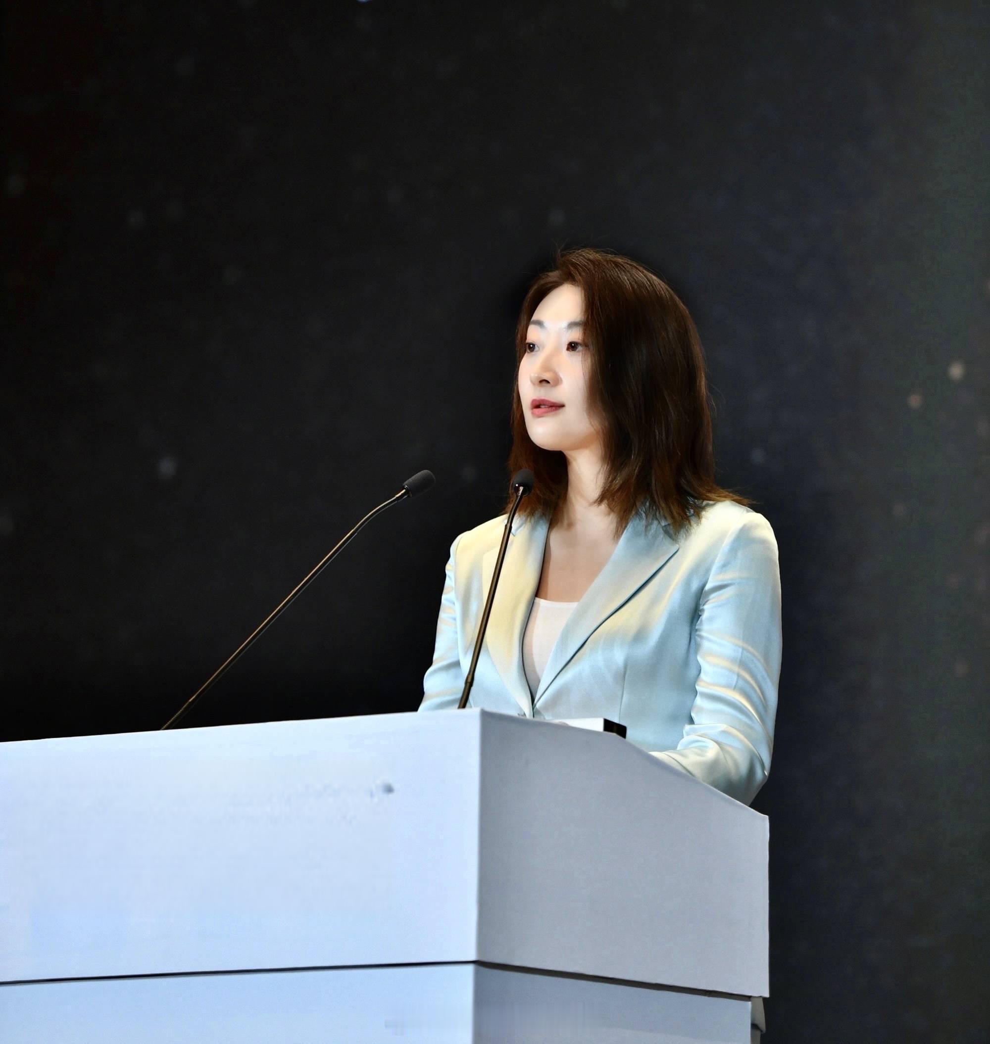 宗馥莉首战输了如果仔细看一下整个案件的过程就知道，这根输不输没关系，确实有点标