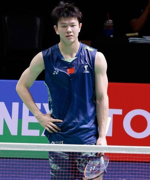 原来朱一珺搭档孙文俊打不出成绩，说是孙文俊拖累了朱一珺，可是这次羽超联赛朱一珺离