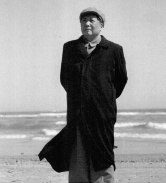 毛主席在四渡赤水的指挥中，胆子到底有多大？就连朱德总司令听了都害怕，刚过了河，又