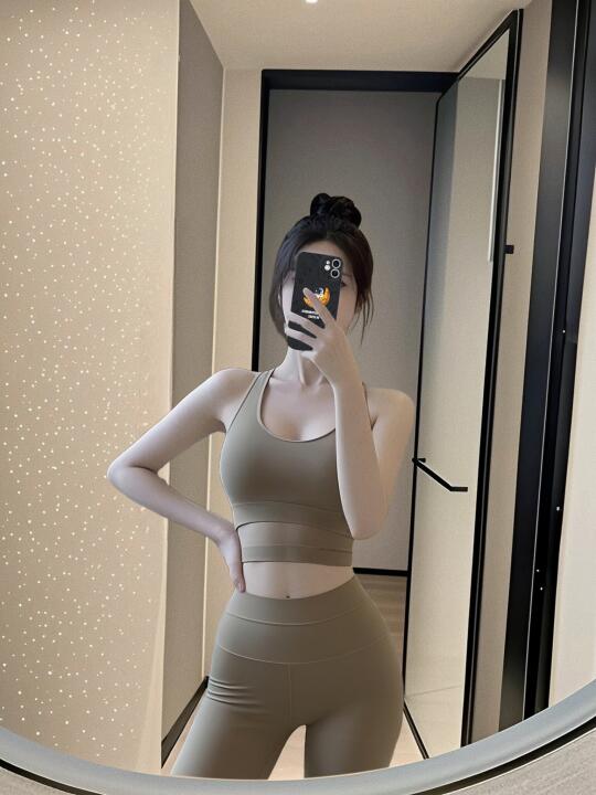有在好好练瑜伽～瑜伽服分享
