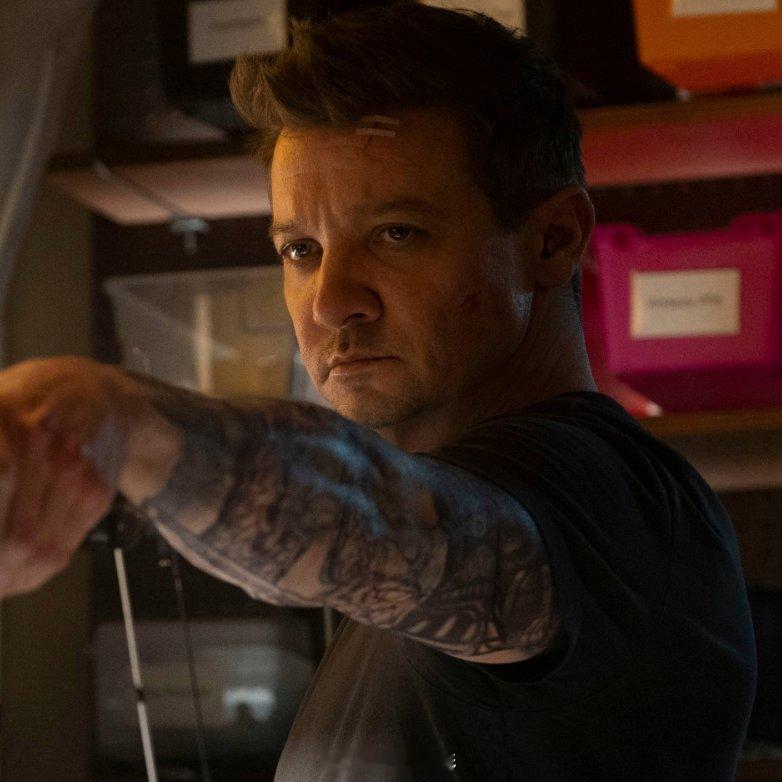 杰瑞米·雷纳谈论鹰眼是否会重返漫威电影宇宙：“我觉得他是个顾家的男人。你总是知道