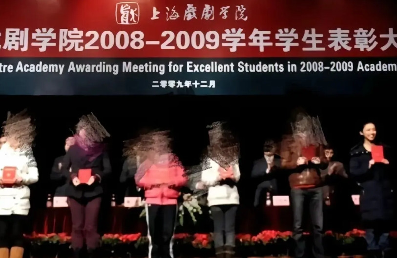 这些没底线的东西，连国家给那些家庭困难的奖学金，都不放过，如果你是那种学习刻苦，
