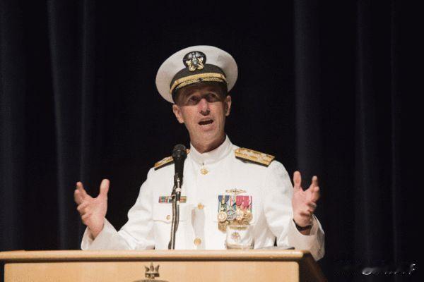 美军正对伊朗港口摆出封锁阵势，五角大楼突然“炸雷”，海军部长被扫地出门来源: