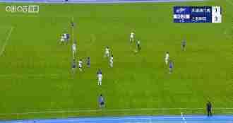 李嗣镕中超首秀替补登场仅四分钟，便轰开了申花球门，这下小伙子不但为自己在中超开