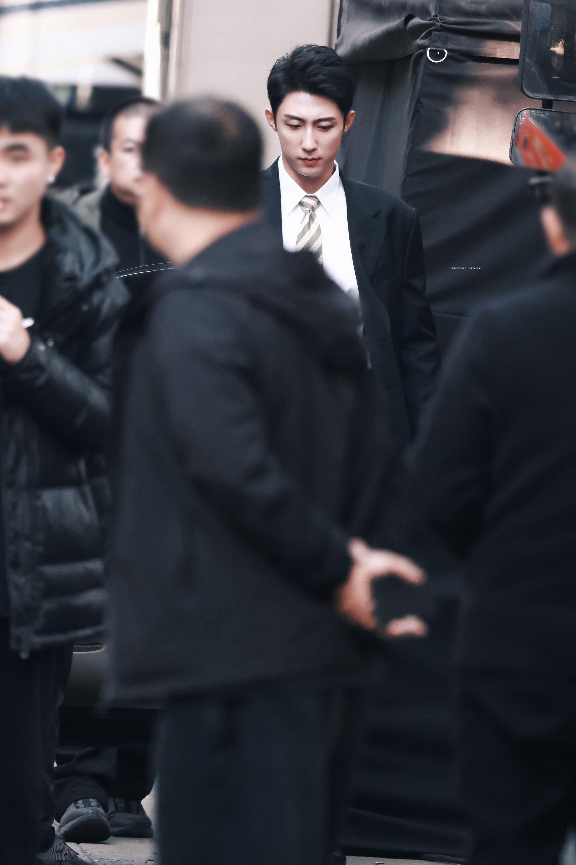 黄景瑜已经不满足只在内娱当兵了顶级美貌带上天以后就是宇宙宙草