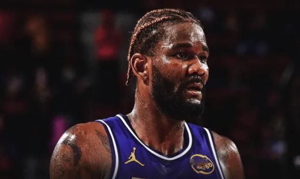 湖人是捡到宝贝了。这样子的艾顿，实在是太香了。他的确，合适跟在做饼大师身边打