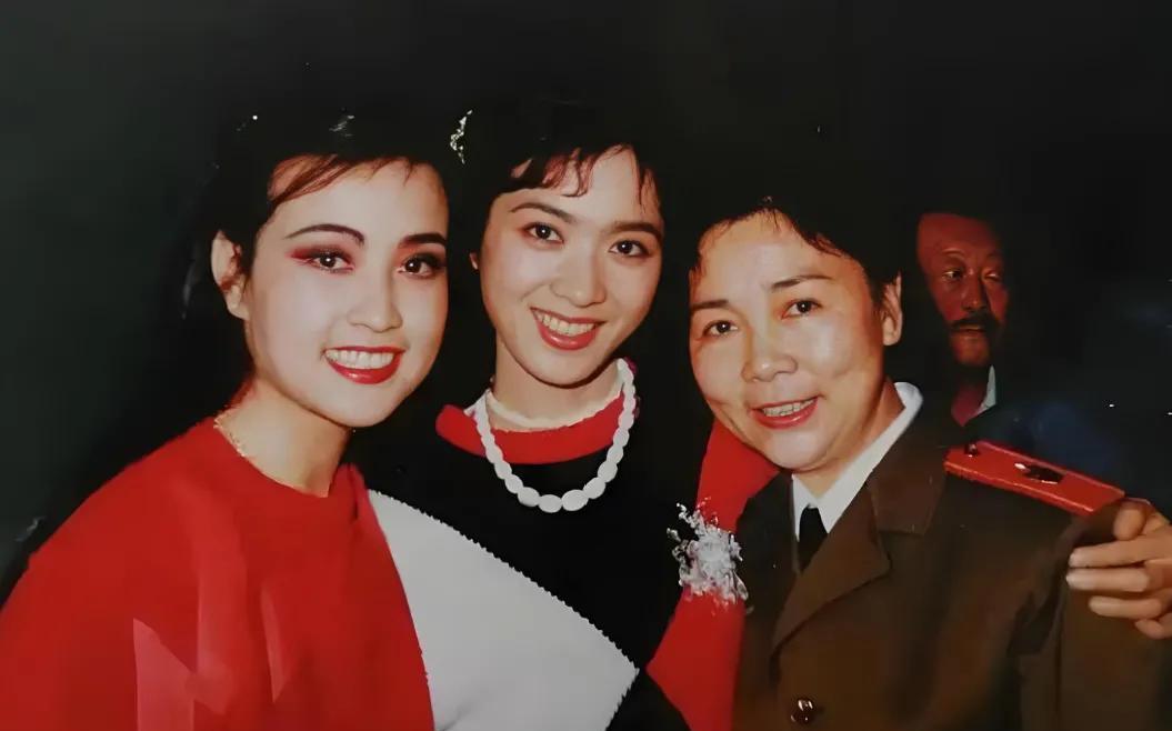 一直以为刘晓庆是80年代最美丽的女演员，直到我看到这张照片，就有了不一样的感觉！
