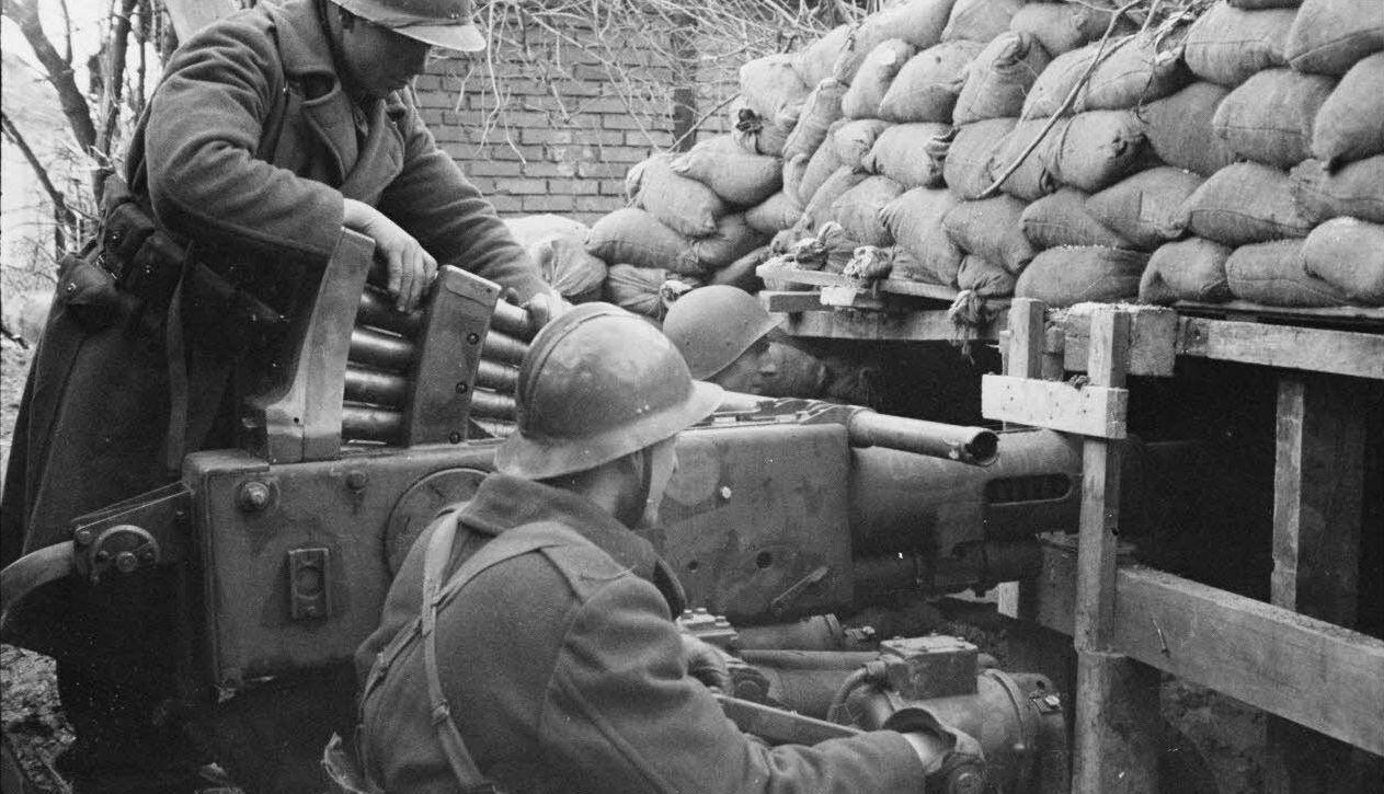 法国佬也抖起来了嘛——1944年，圣诞节，法国，牟罗兹。法军第4摩洛哥山地师的第