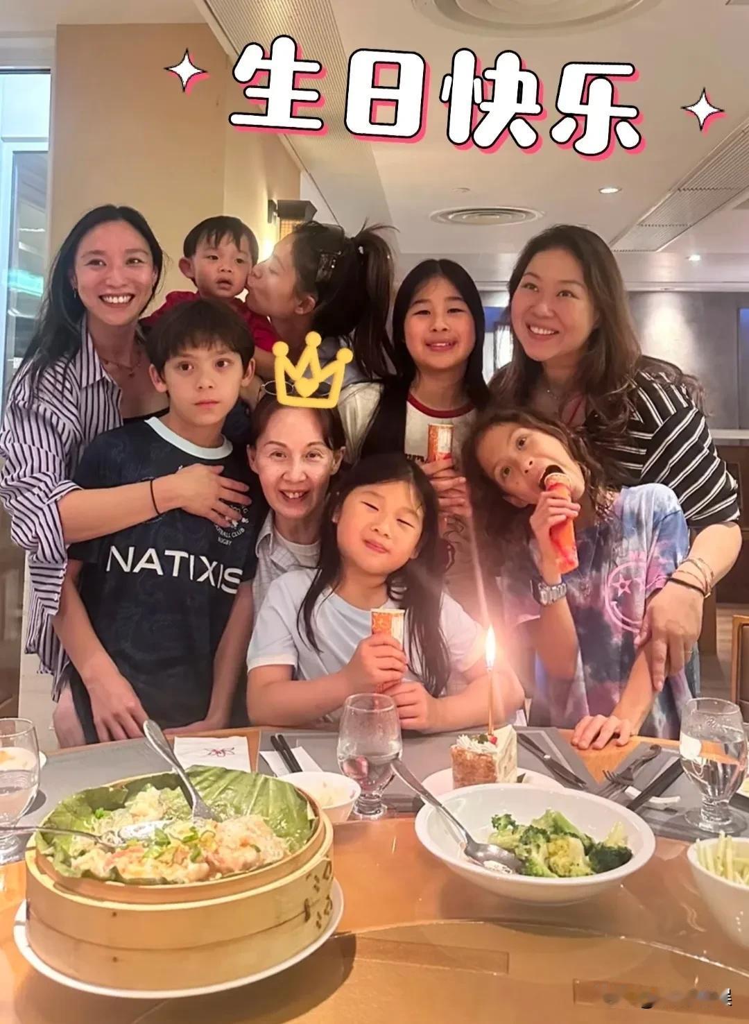 何超琼现身干女儿家，参加好闺蜜杨颖欣的生日，三个契女齐齐现身。曾昭仪的妈妈杨颖