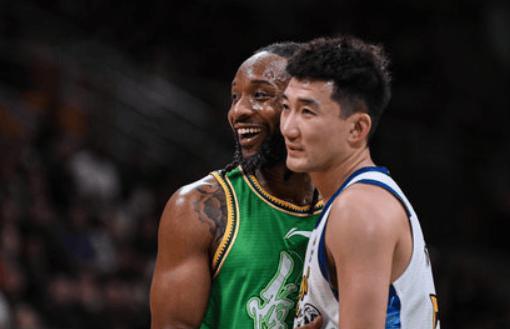 孙铭徽和布朗击掌这事，看出cba外援的生存法则，再大牌也要分清大小王，孙总打辽宁