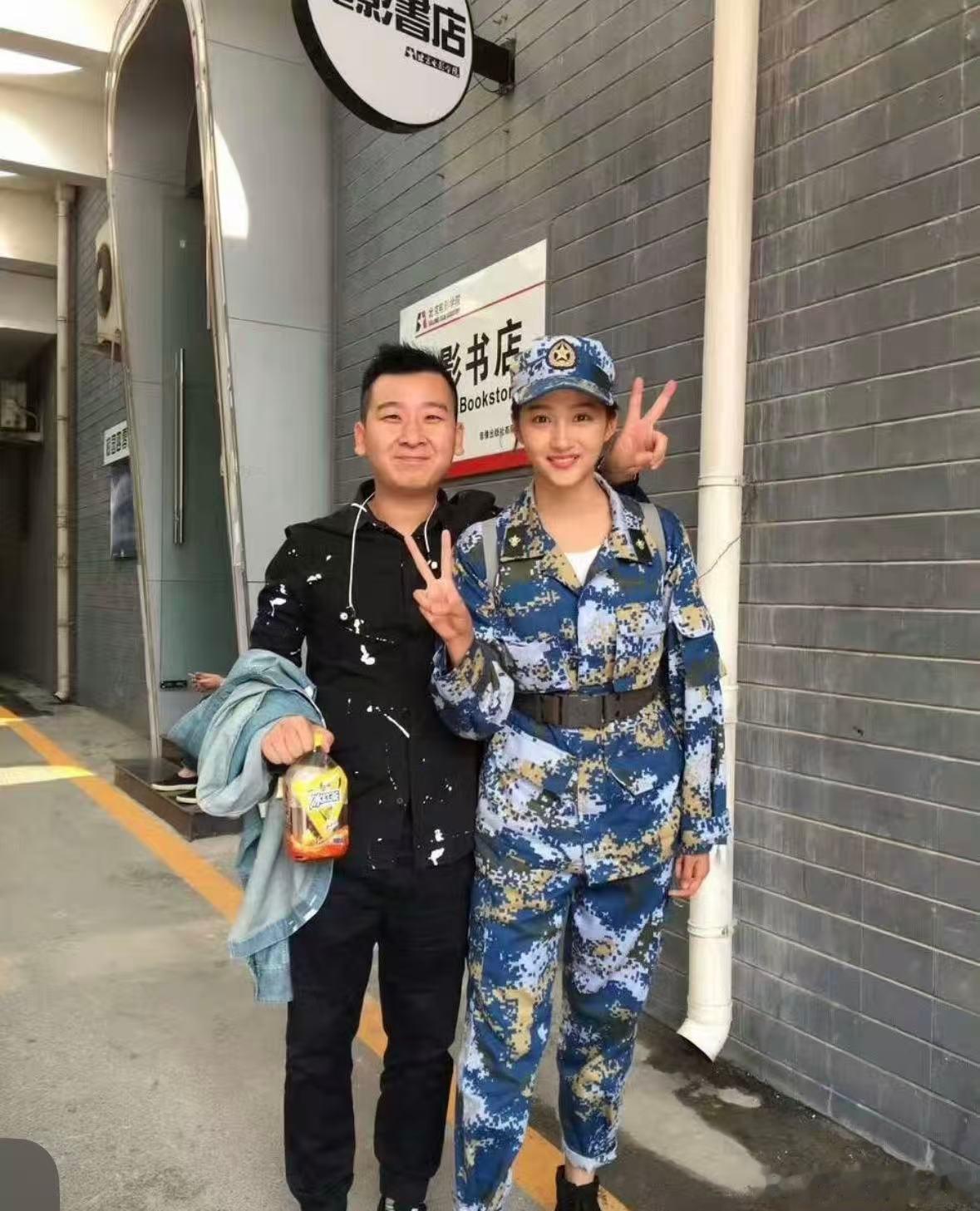 童星叮当称关晓彤火是应该的叮当这波讲义气又坦诚。称关晓彤就应该出名，晓彤这种自