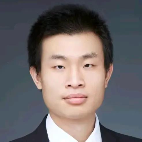 据了解，韦东奕现在仍是单身状态，没有女朋友，也没有任何发展感情的意愿，对物质生活