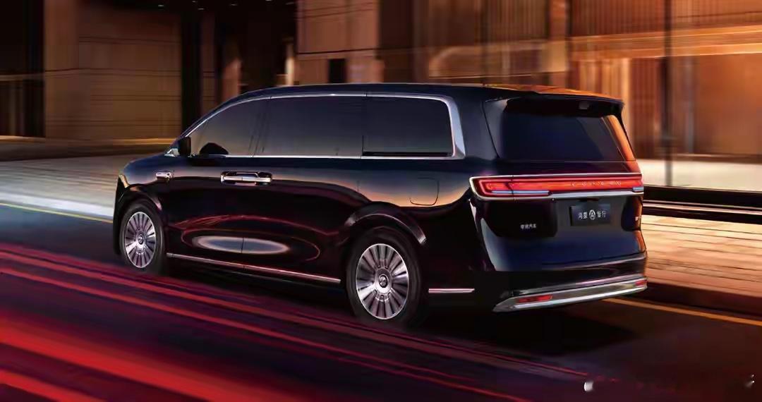 智界V9直接把“上车仪式感”卷到了新高度！上车像走红毯是什么体验当你走近车旁，互