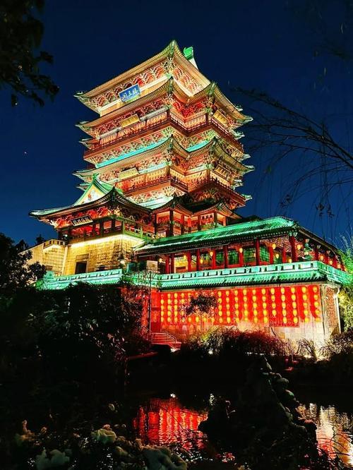 年少不懂《滕王阁序》，读懂已是暮年人！年少时读《滕王阁序》，惊艳的是“落霞