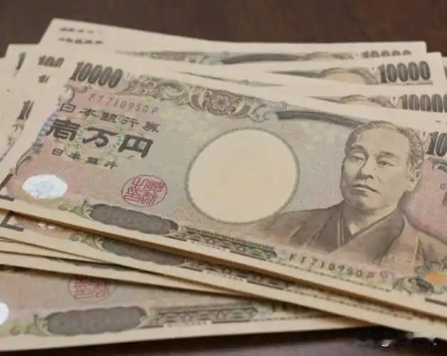 魔幻现实！日本股市狂欢，日元却跌成“废纸”？谁在背后疯狂收割？现在的日本，正