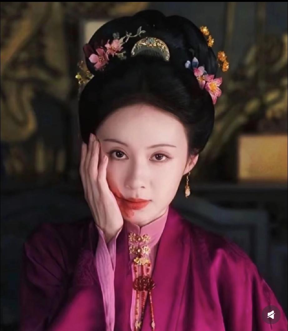 刚被杜翠雀演技折服，想喜欢她，看到她叫郑合惠子，又有点讨厌了。再仔细看她的履