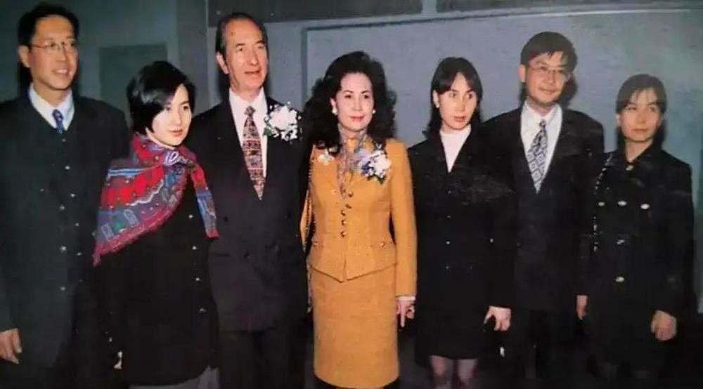 120亿遗产的豪门千金，临终前最在乎的竟然是这个？说实话，赌王二房女儿何超蕸这