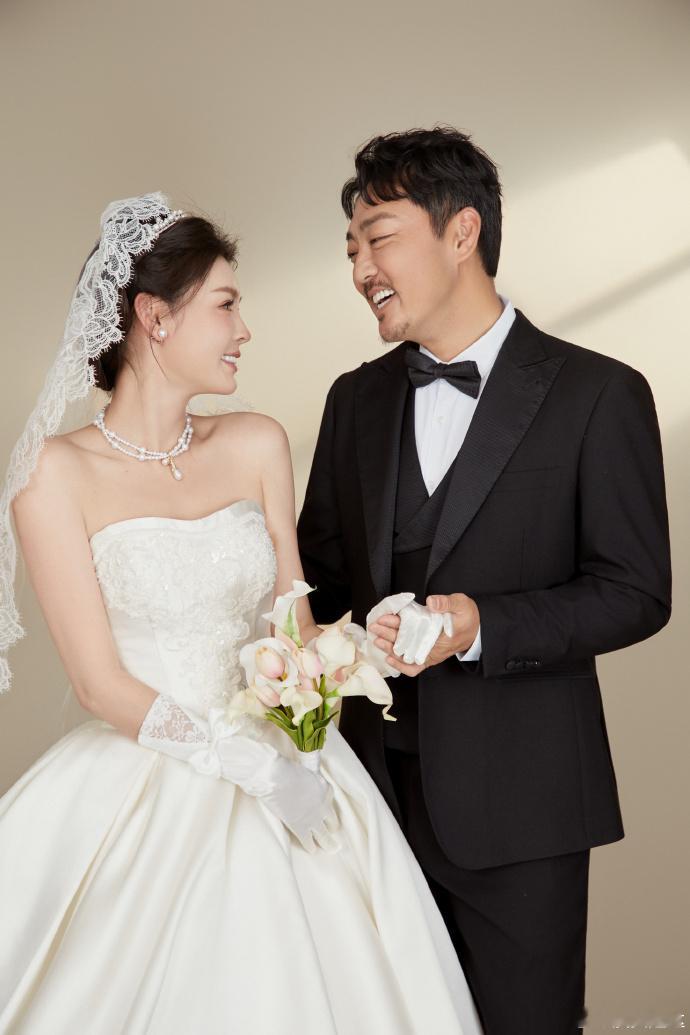 赵达婚纱照赵达宣布结婚，晒了婚纱照，好幸福！