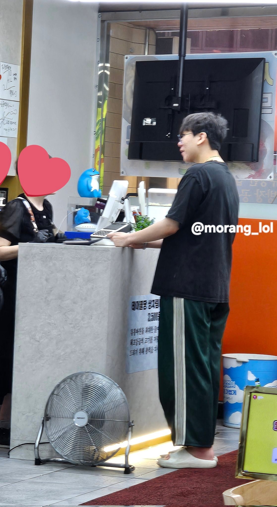 吃饭时遇到粉丝替粉丝买单的Ruler超帅的~cr.morang_lo