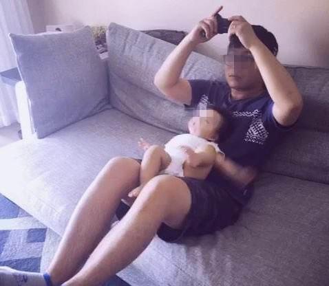 因为老婆工资比较高, 简单粗暴的, 我成为了一个全职爸爸