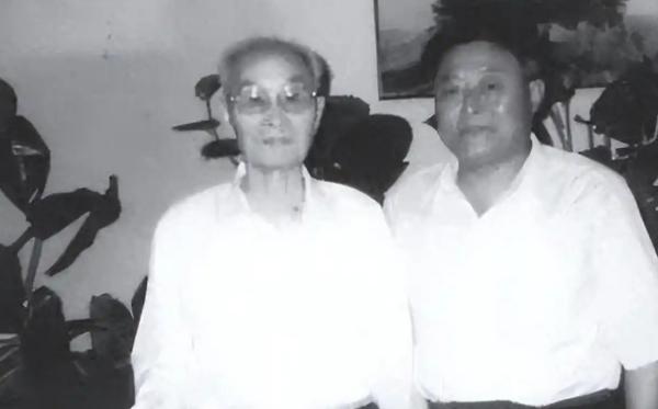 1987年，退伍老兵赵保群在家午休，政府人员却找上门，对他说：“别睡了，国防部长