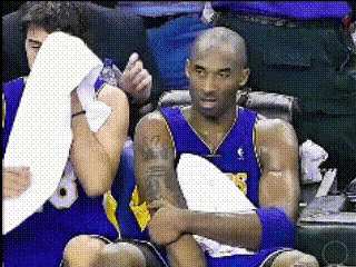 NBA科比的好胜心！年轻的埃文斯初生牛犊不怕虎，封盖科比，本以为是高光时刻。不