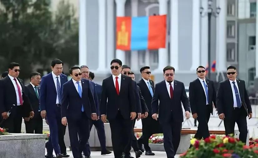 外蒙追“虚史”，无奈的“精神支柱”！这一幕确实让人感到好笑，稍微懂点历史的人