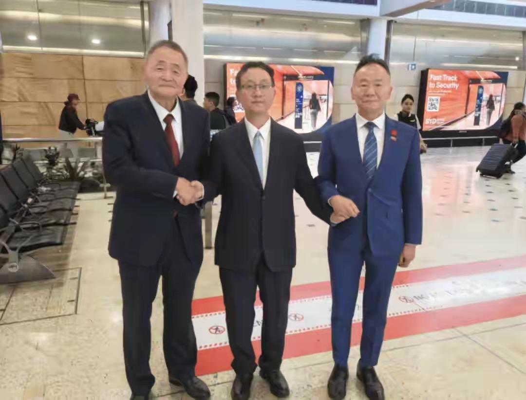 8月24日，刘劲松抵达堪培拉，接替肖千出任第16任中国驻澳大利亚大使。一次再