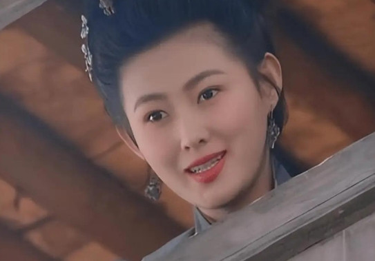 1998年，拍西门庆和潘金莲的吻戏时，饰演潘金莲的王思懿突然眼泪涟涟，导演张绍林