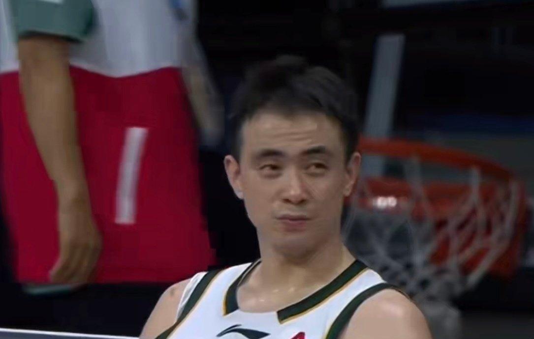 太丢人了😡，辽宁96-98不敌青岛，一战让我彻底看清这3位！1. 鄢