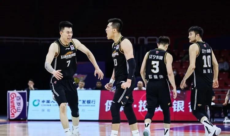 张镇麟吐露心声，还是会怀念辽宁男篮的日子！张镇麟离开辽宁队去上海报道已经有一段