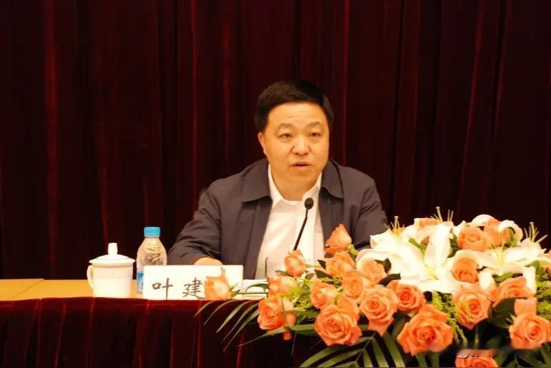 拿下叶建春后，江西开始刀刃向内整顿了。8月27日晚，江西省委书记尹弘主持召开扩大